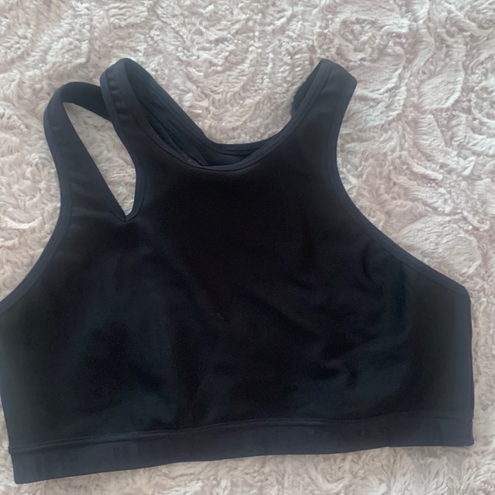 UNDER ARMOUR SPORT BRA.